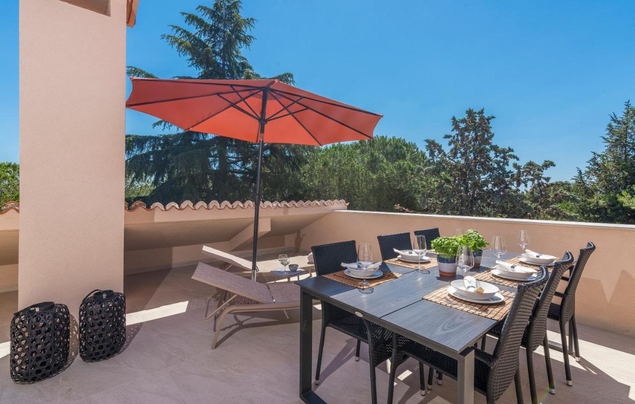 Just Renovated Stylish 2 Bedrooms Apartment Only A Few Steps From The Beach! Novigrad Istria Exterior foto